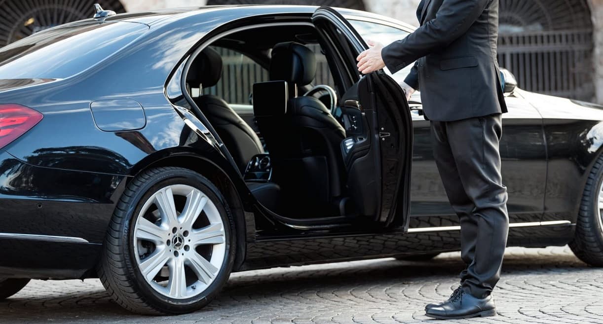 Three Reasons Why You Should Rent a Luxury Car