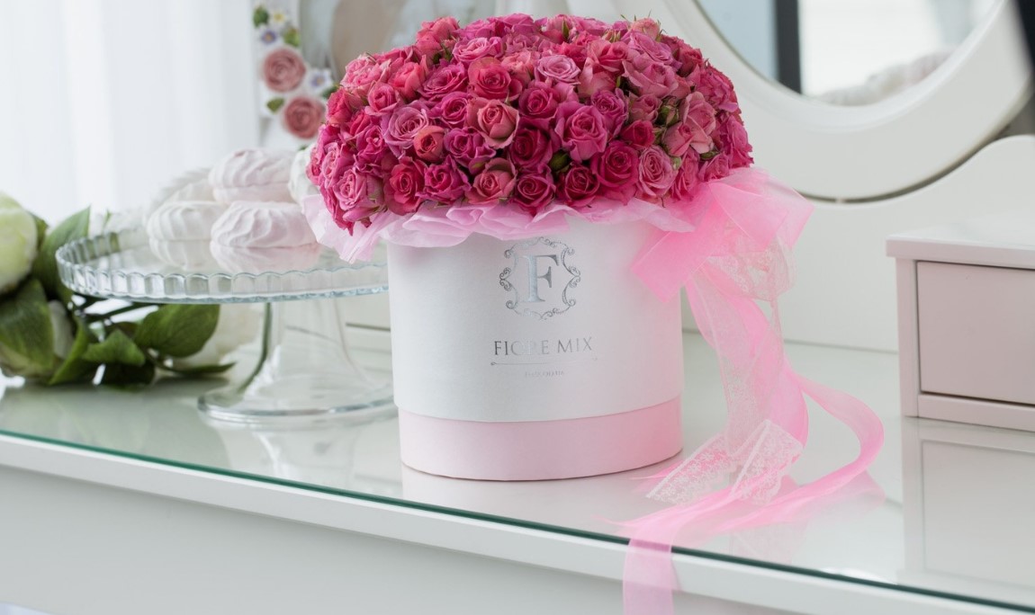 Flowers in a Hat Box: A Stylish Gift Idea